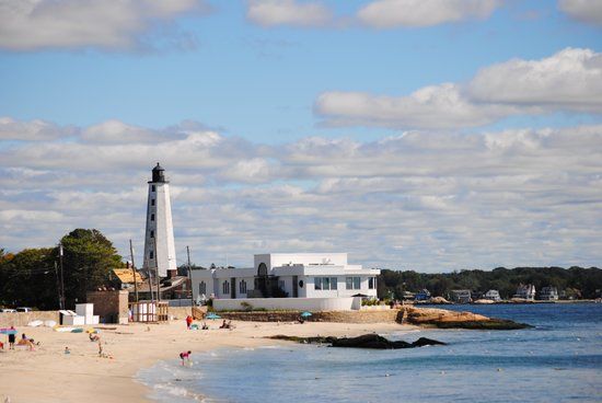 New London Harbor Light